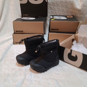 NEW kids BOGS boots